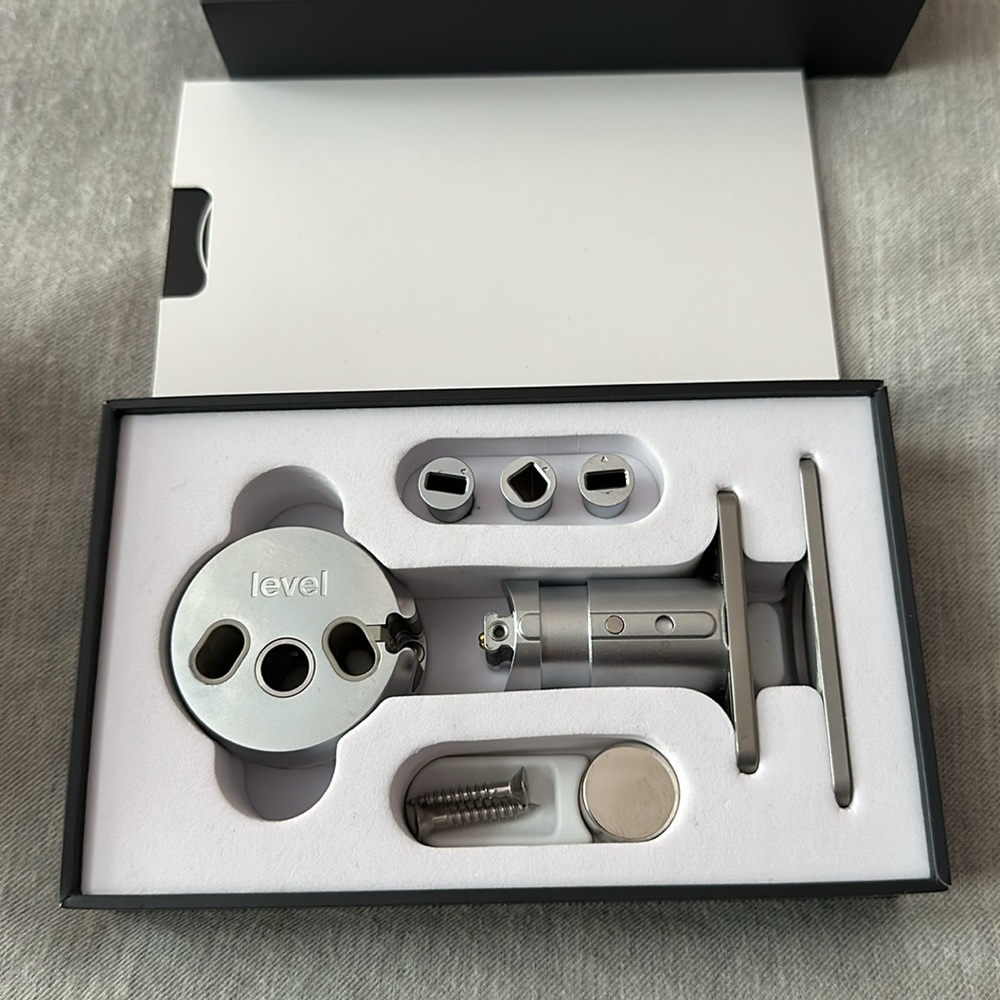 Level bolt smart lock - Picture 3 of 3
